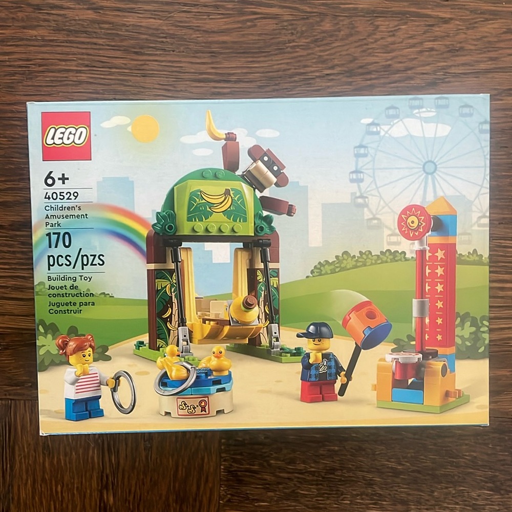 Lego City: children’s amusement park. 170 pieces. New in box never opened.
